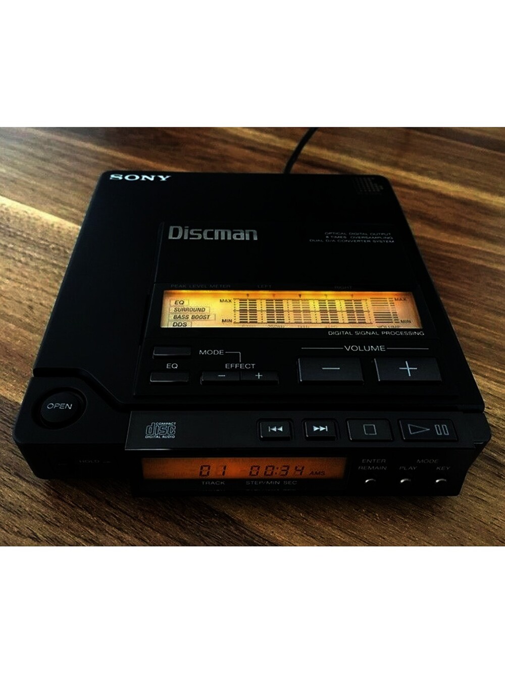 Sony D-Z555 Discman LCD CD Player Made In Japan